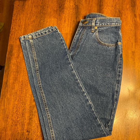 Vintage Jordache jeans. 100% cotton size 11/12 however they measure @ size 28 - Picture 2 of 11